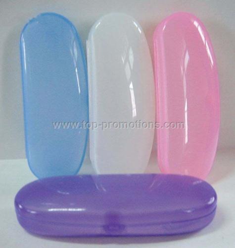 Plastic sunglasses case