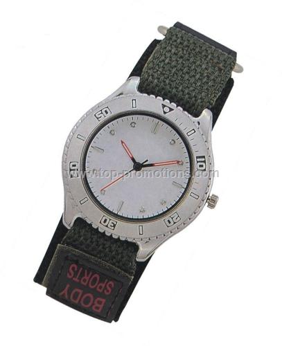 Nylon band sports watch