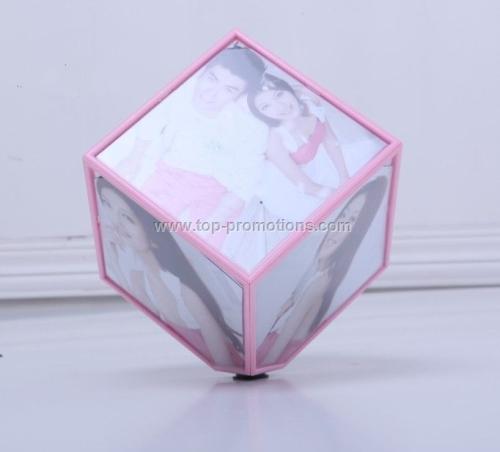 Plastic magic photo cube