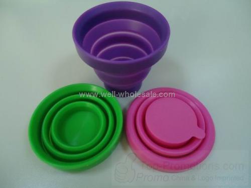 Travelling folding silicone cup with cover