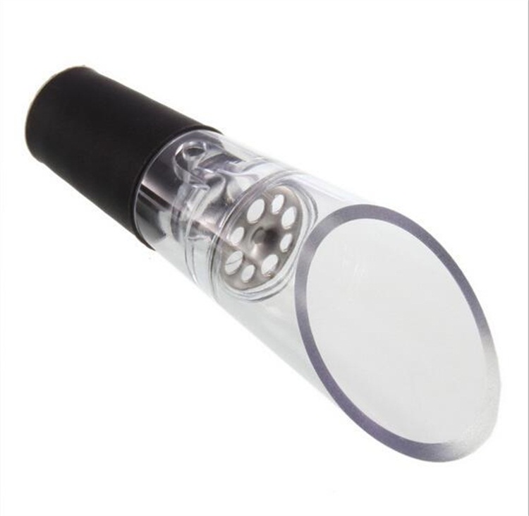 Wine aerator pourer